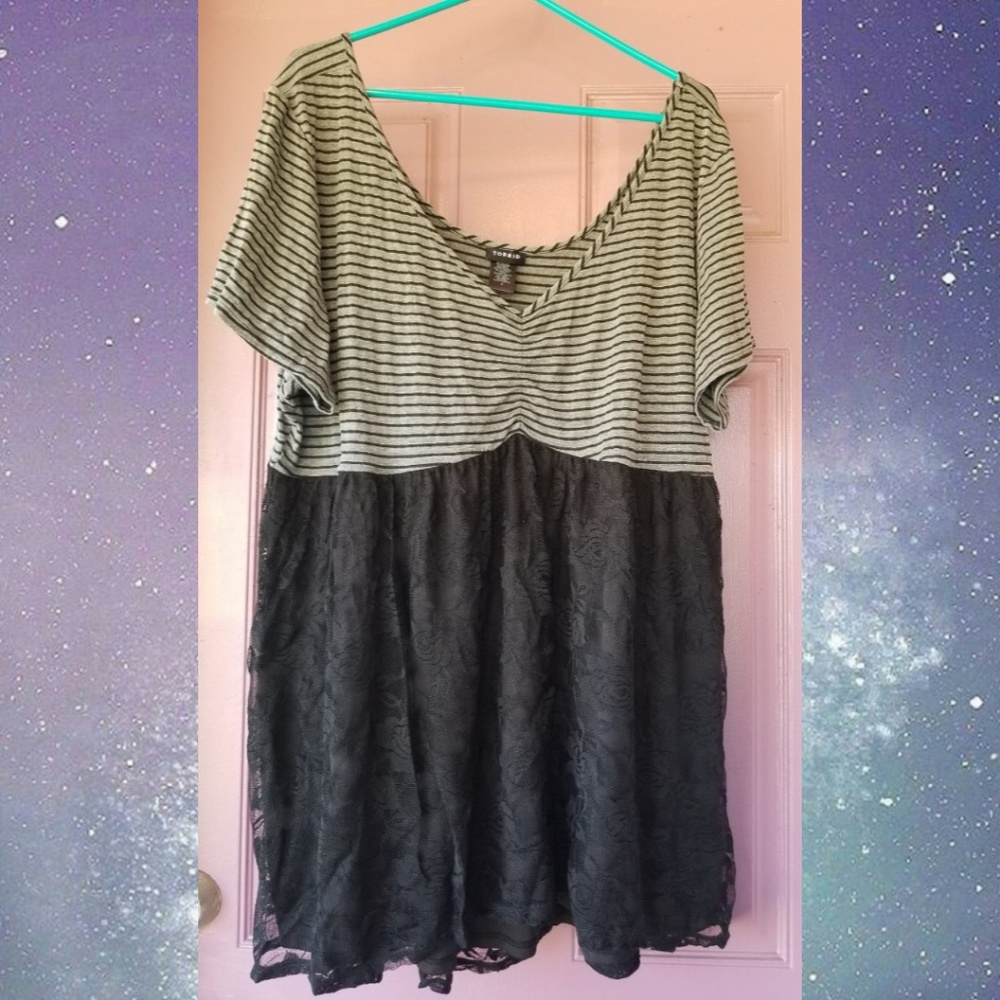 Torrid Baby Doll Top Size 4 🖤